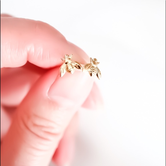 Moodtherapy Jewelry - 14KGF tiny honey bee stud/post earrings